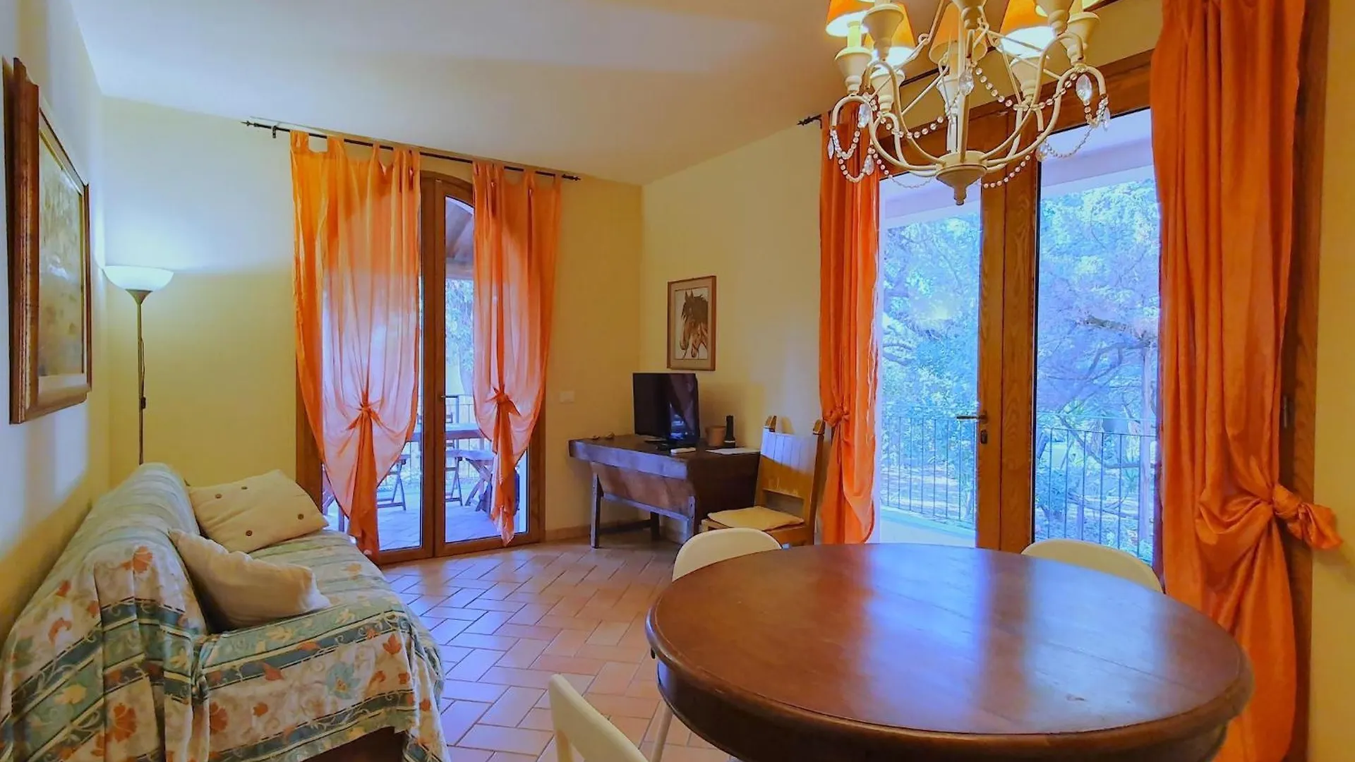 Property In San Vincenzo Włochy