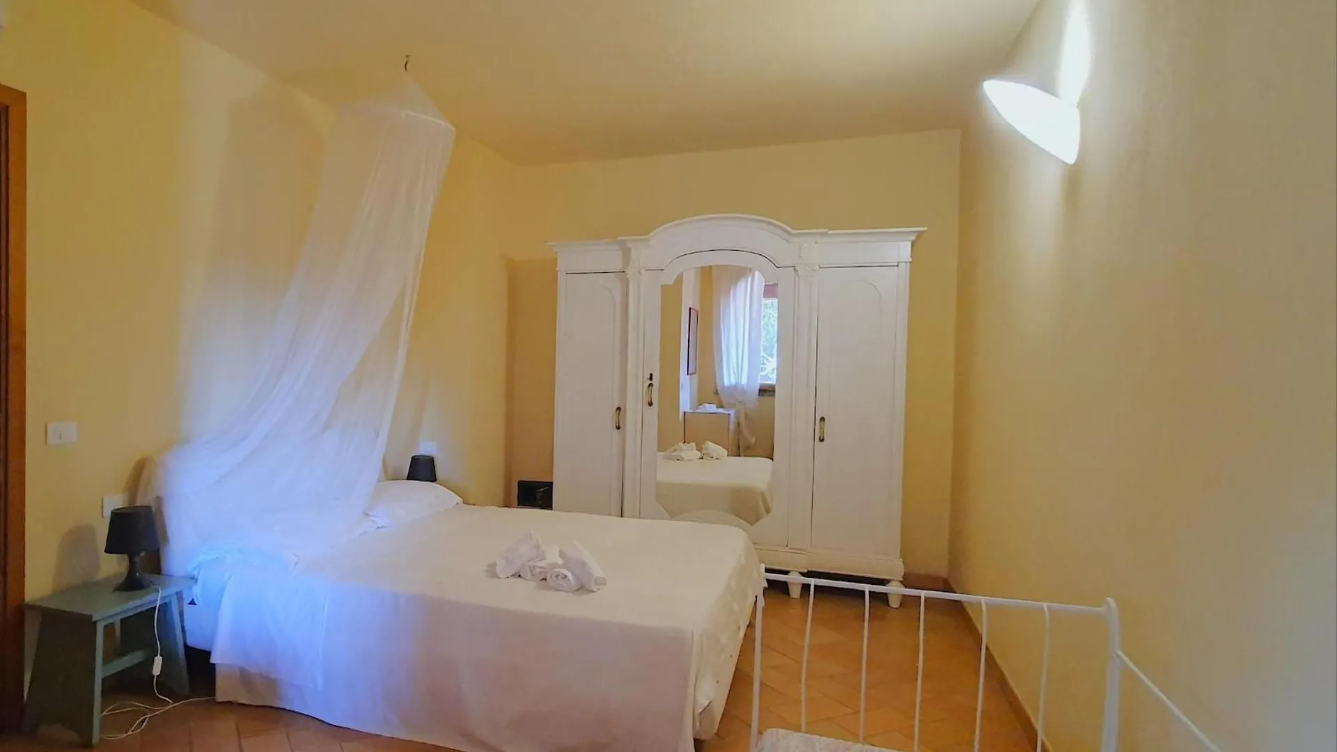 Property In San Vincenzo 0*,  Włochy